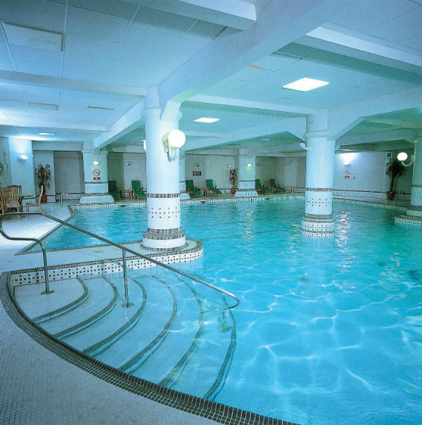 dunston-hall-pool